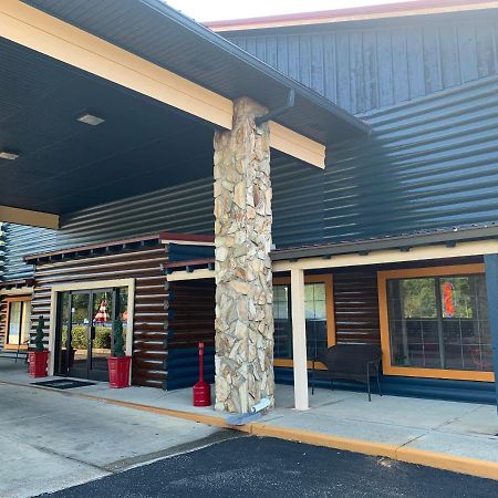 Log Cabin Inn Bay Minette Екстериор снимка