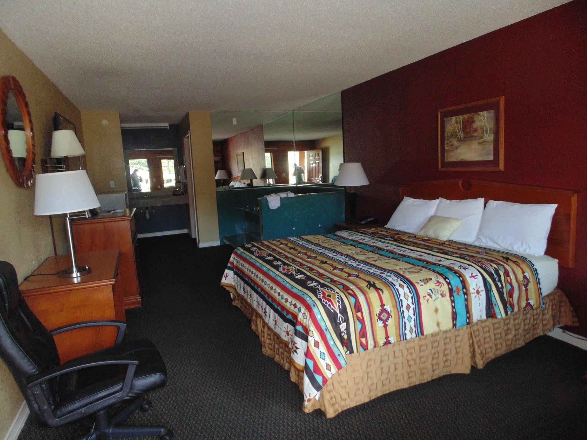 Log Cabin Inn Bay Minette Екстериор снимка