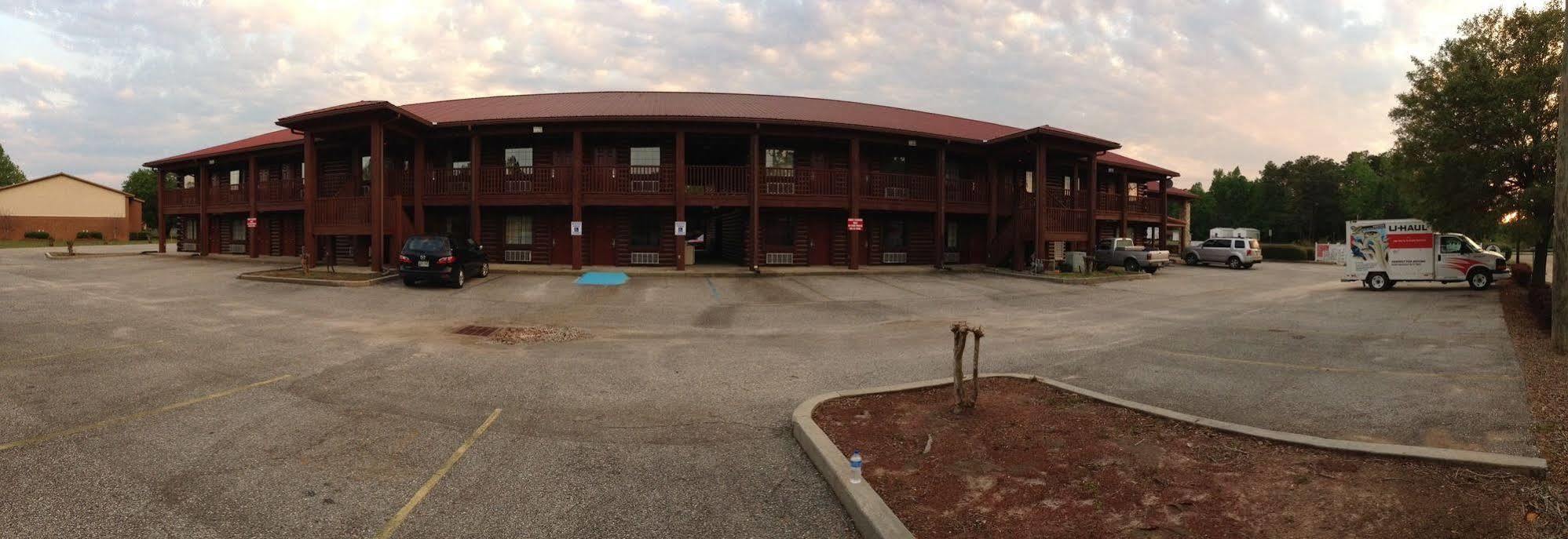 Log Cabin Inn Bay Minette Екстериор снимка
