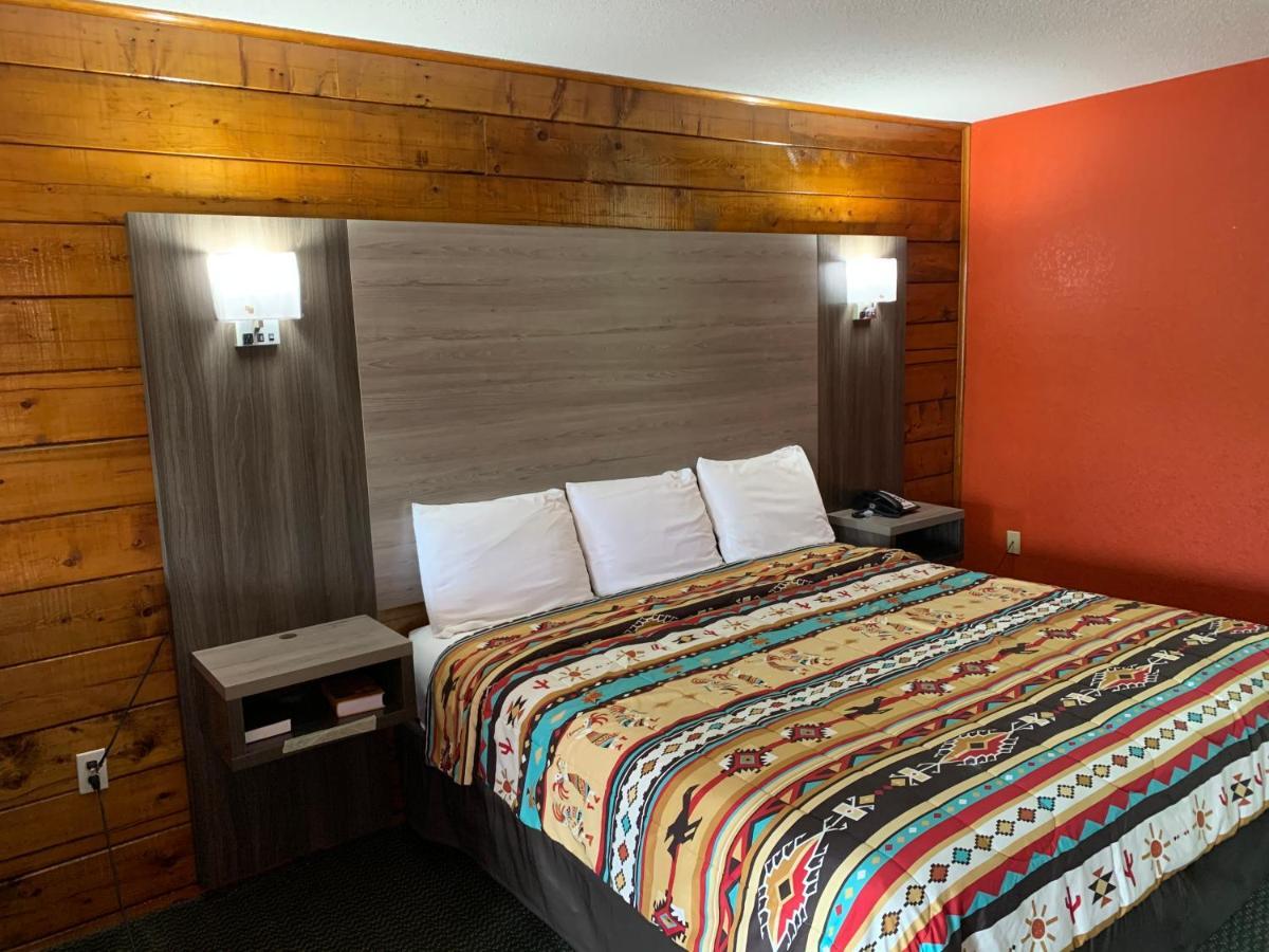 Log Cabin Inn Bay Minette Екстериор снимка
