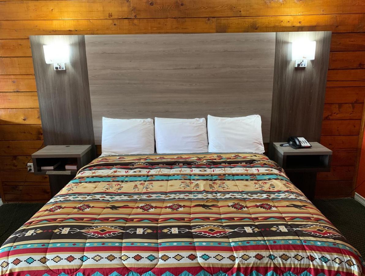 Log Cabin Inn Bay Minette Екстериор снимка