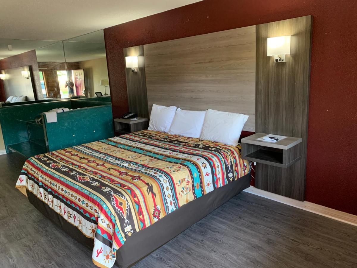 Log Cabin Inn Bay Minette Екстериор снимка