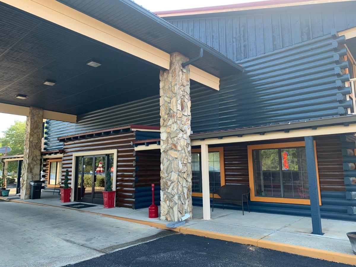 Log Cabin Inn Bay Minette Екстериор снимка